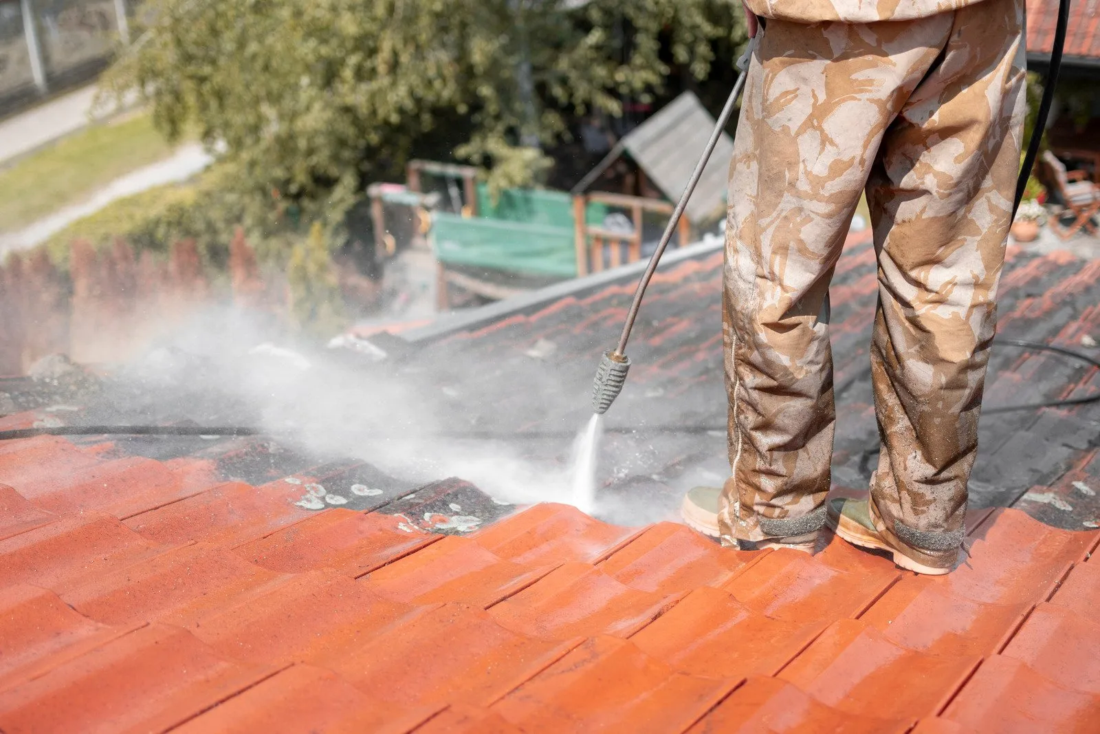Roof Washing in Central Kentucky