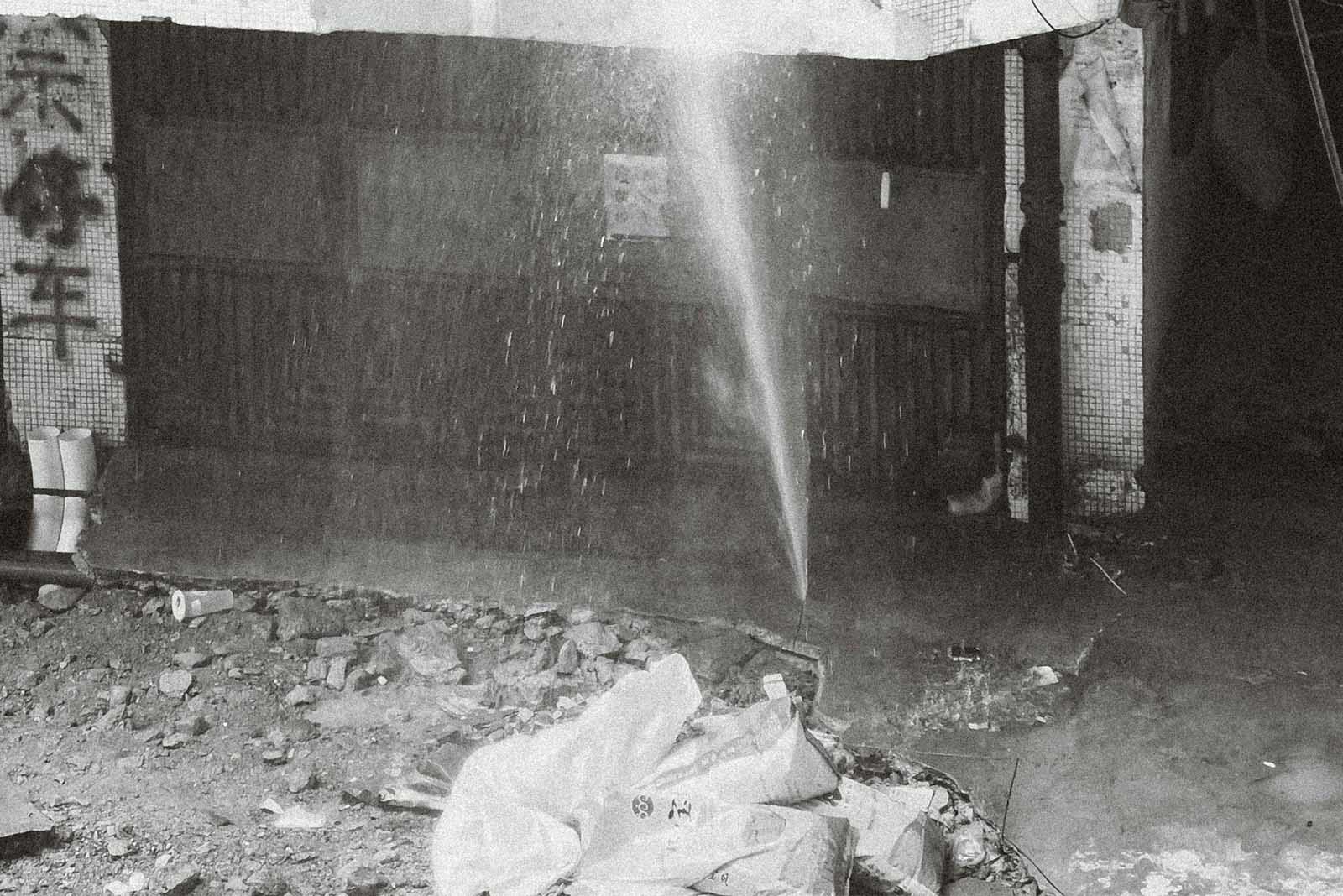 front-view-man-cleaning-indoors (1) - Steam Team Best Water Restoration Company